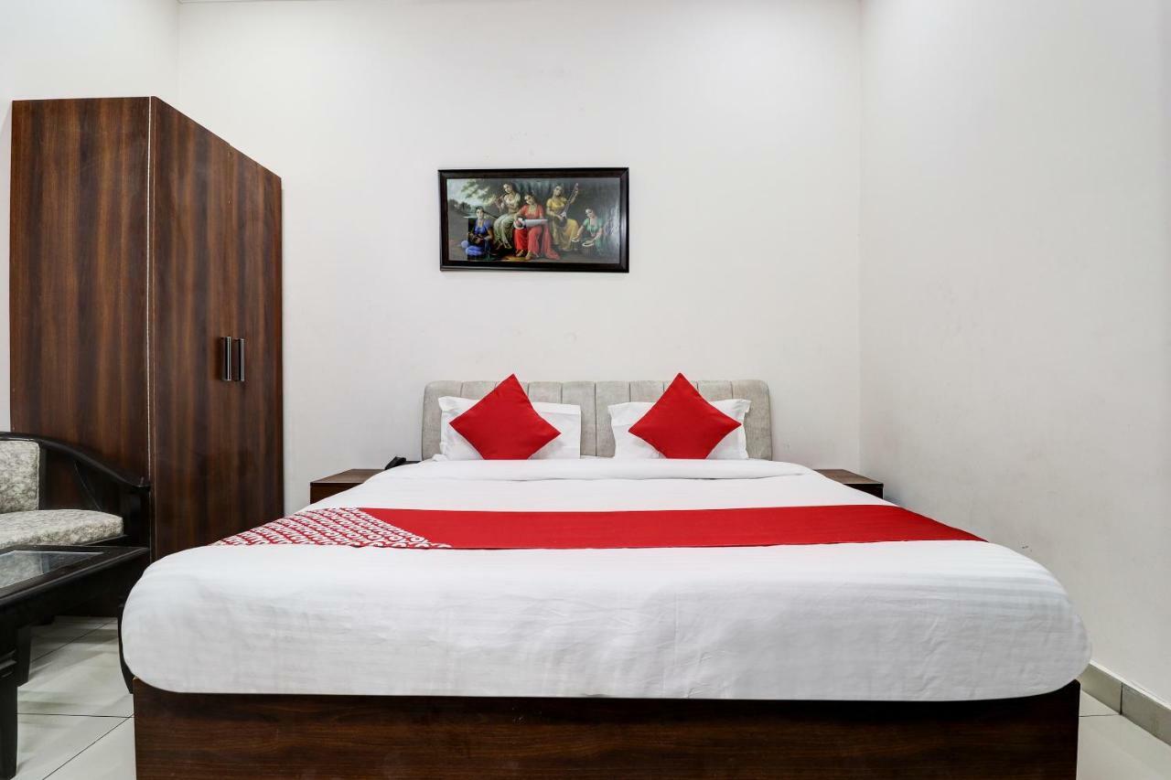 Oyo 38208 Hotel Prakash Kunj Lucknow Bagian luar foto