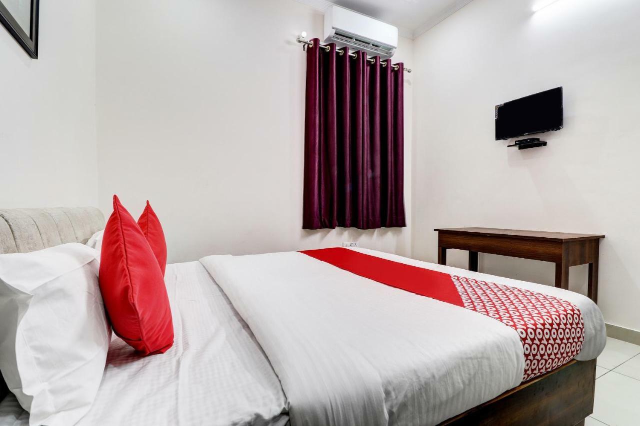 Oyo 38208 Hotel Prakash Kunj Lucknow Bagian luar foto