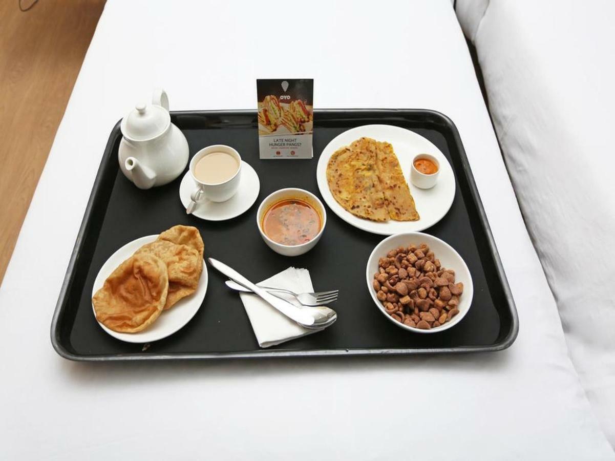 Oyo 38208 Hotel Prakash Kunj Lucknow Bagian luar foto